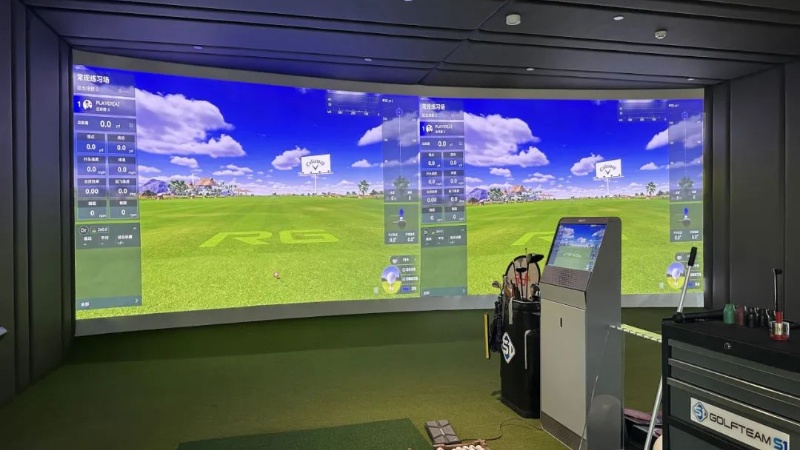 高尔夫模拟器体验感很重要！