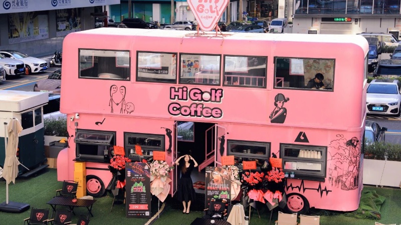 深高邊上的活力新?lián)c(diǎn)！深圳HIGOLF用社交與科技讓室內(nèi)高爾夫更年輕