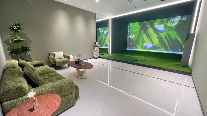 室内高尔夫是现代科技赋予传统高尔夫全新的力量！